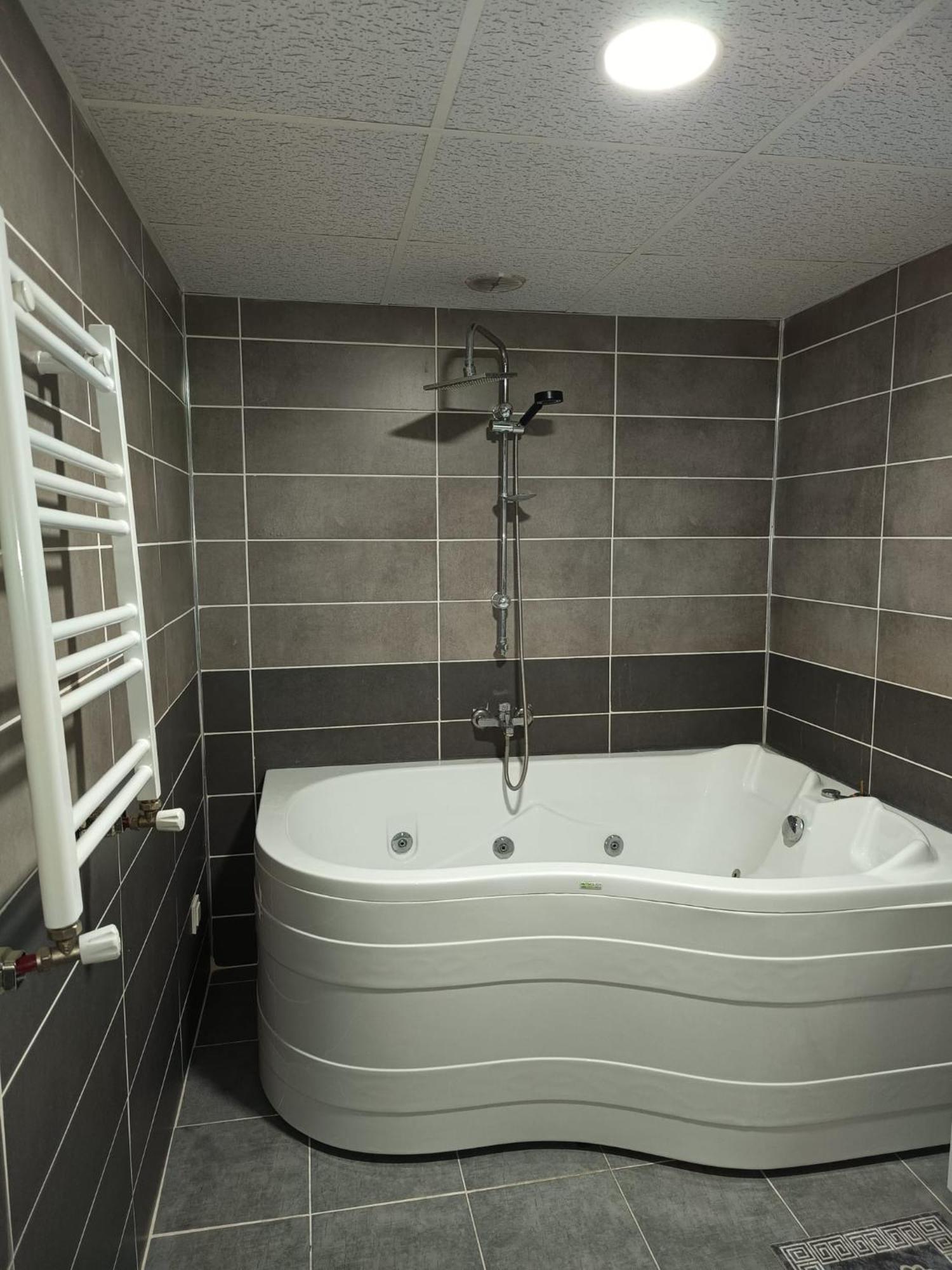 איסטמבול White Crown Apartman Ve Yasam Merkezi מראה חיצוני תמונה
